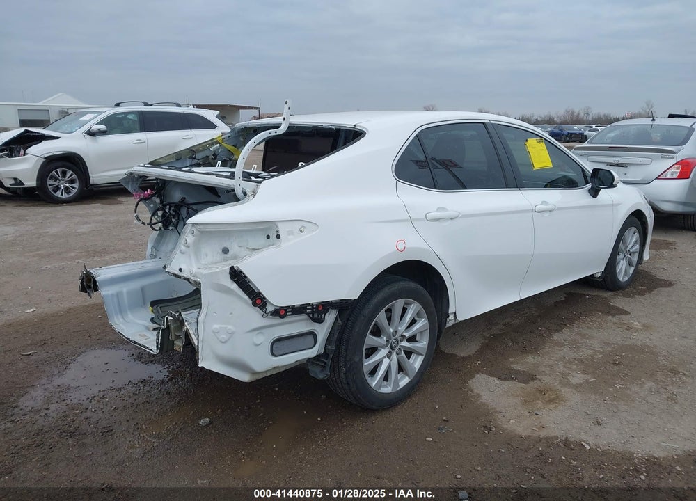 2018 TOYOTA CAMRY VIN: 4T1B11HK2JU584859