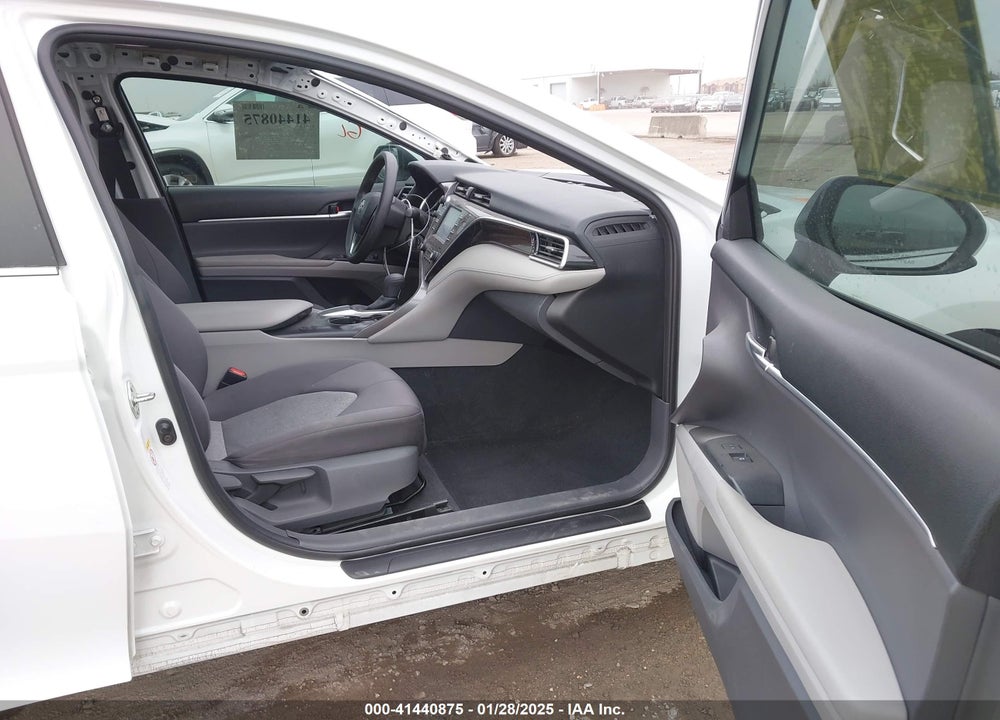 2018 TOYOTA CAMRY VIN: 4T1B11HK2JU584859