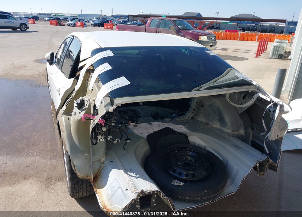 2018 TOYOTA CAMRY VIN: 4T1B11HK2JU584859