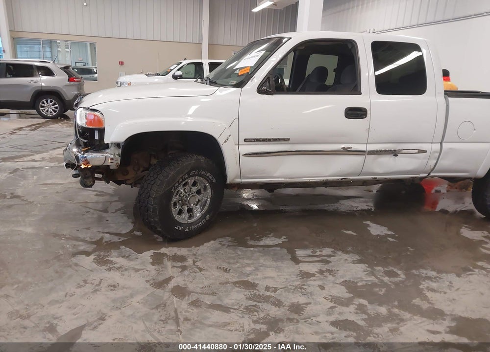2004 GMC SIERRA 2500HD SLE VIN: 1GTHK29U74E317331