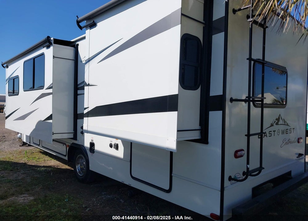 2022 FORD E-450 CUTAWAY VIN: 1FDXE4FN3NDC30511