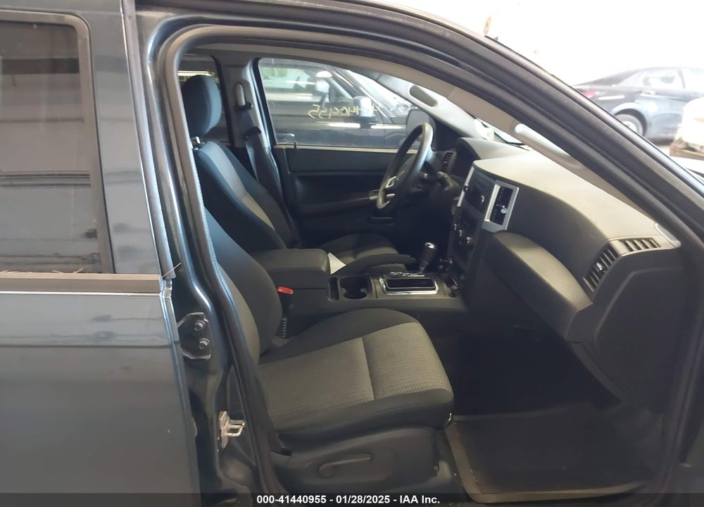 2008 JEEP GRAND CHEROKEE LAREDO VIN: 1J8GR48K88C113330