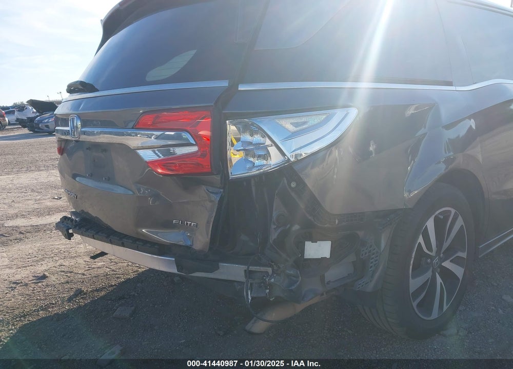 2018 HONDA ODYSSEY ELITE VIN: 5FNRL6H94JB018640