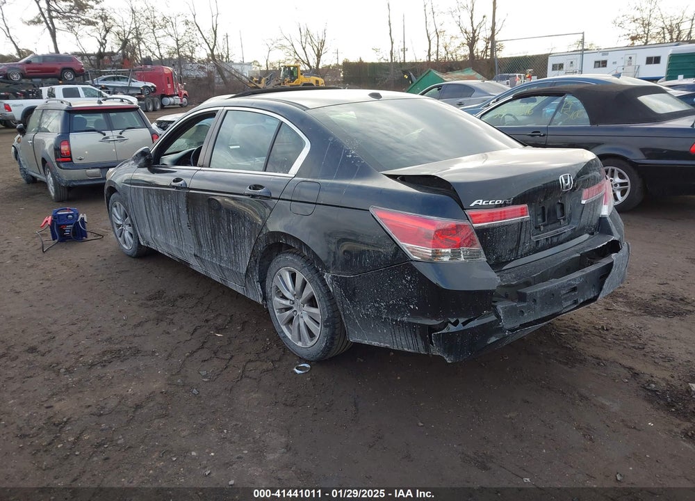 2011 HONDA ACCORD VIN: 1HGCP2F8XBA113647