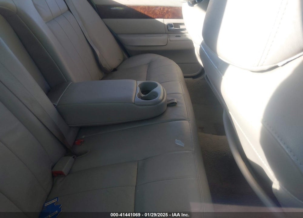 2007 MERCURY GRAND MARQUIS VIN: 2MEFM75V47X617097