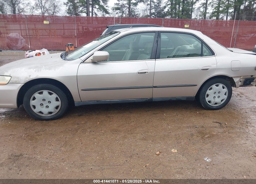 1999 HONDA ACCORD LX VIN: JHMCG5644XC016645