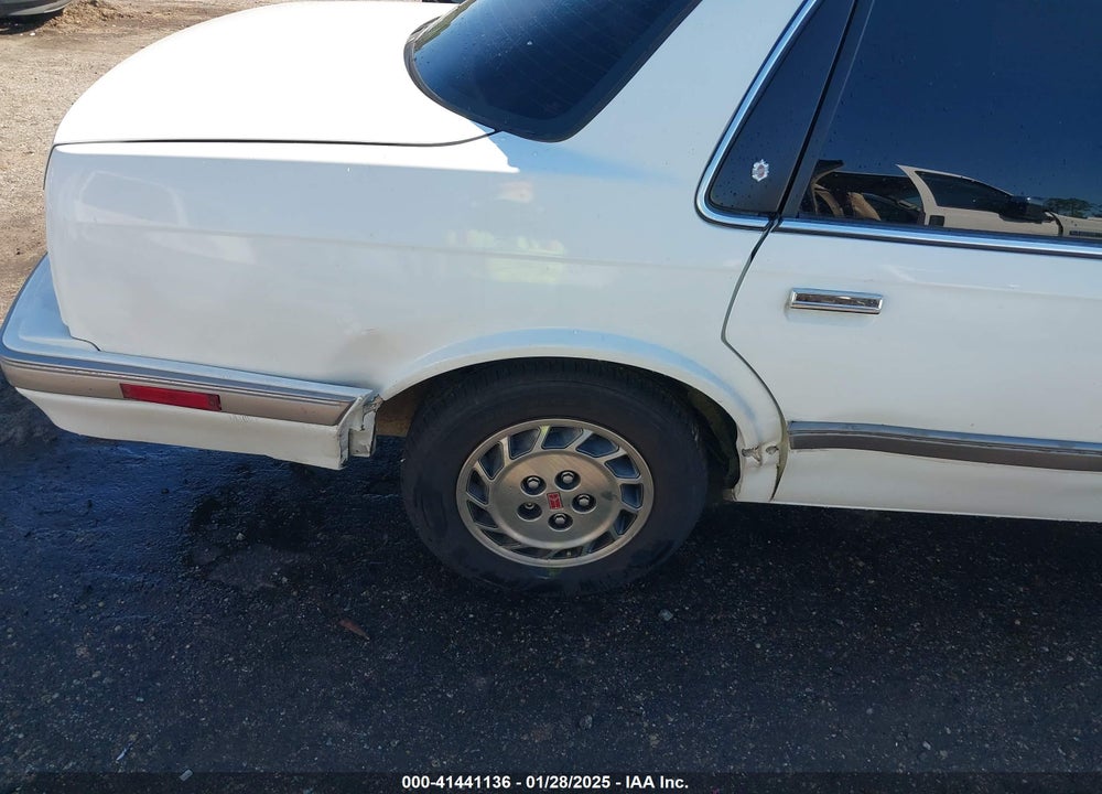 1996 OLDSMOBILE CIERA SL VIN: 1G3AJ55M8T6407303