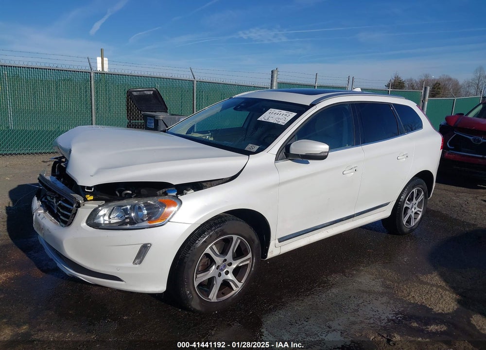 2015 VOLVO XC60 T6 VIN: YV4902RKXF2719628