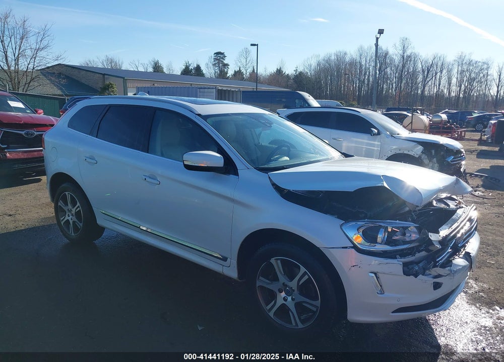 2015 VOLVO XC60 T6 VIN: YV4902RKXF2719628