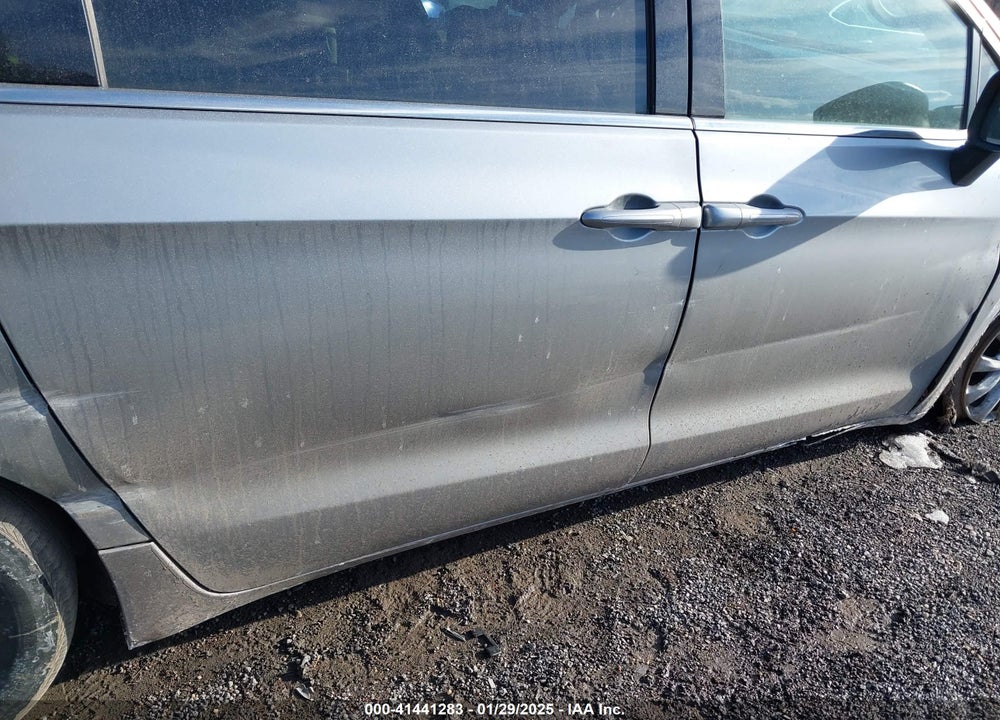 2018 CHRYSLER PACIFICA LX VIN: 2C4RC1CG4JR171225