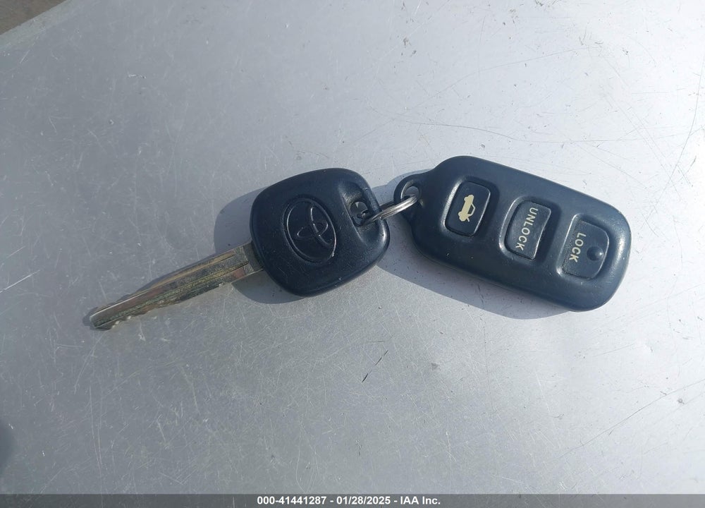 2002 TOYOTA CAMRY XLE VIN: 4T1BE32K52U609926