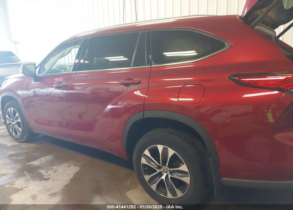 2021 TOYOTA HIGHLANDER XLE VIN: 5TDGZRBH4MS107759