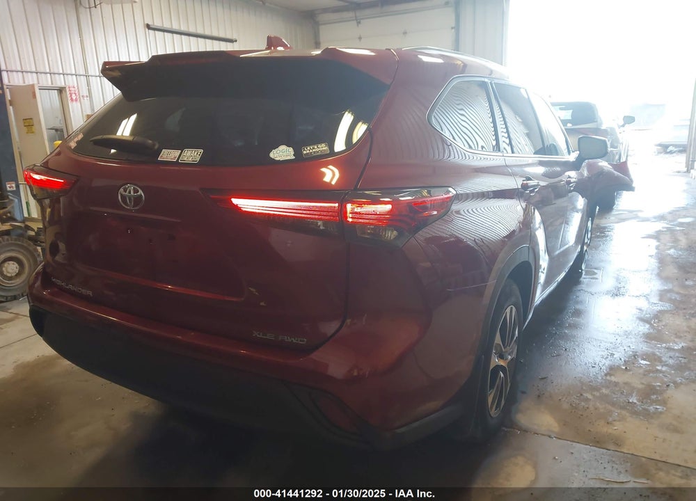 2021 TOYOTA HIGHLANDER XLE VIN: 5TDGZRBH4MS107759