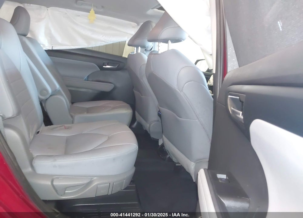 2021 TOYOTA HIGHLANDER XLE VIN: 5TDGZRBH4MS107759