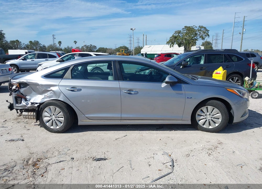 2016 HYUNDAI SONATA HYBRID VIN: KMHE24L13GA038494