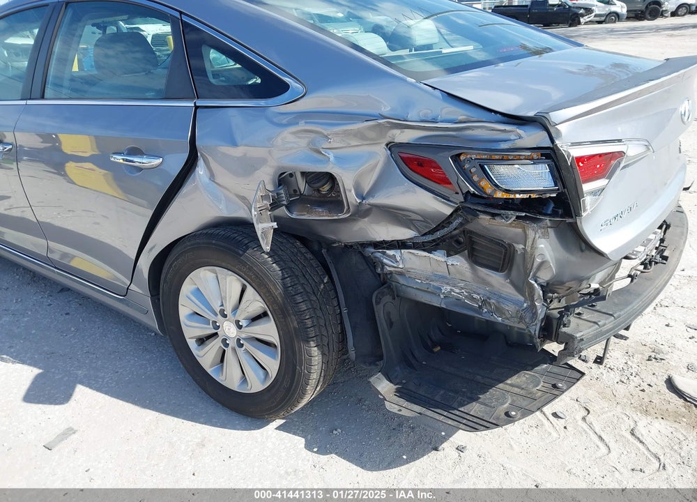 2016 HYUNDAI SONATA HYBRID VIN: KMHE24L13GA038494