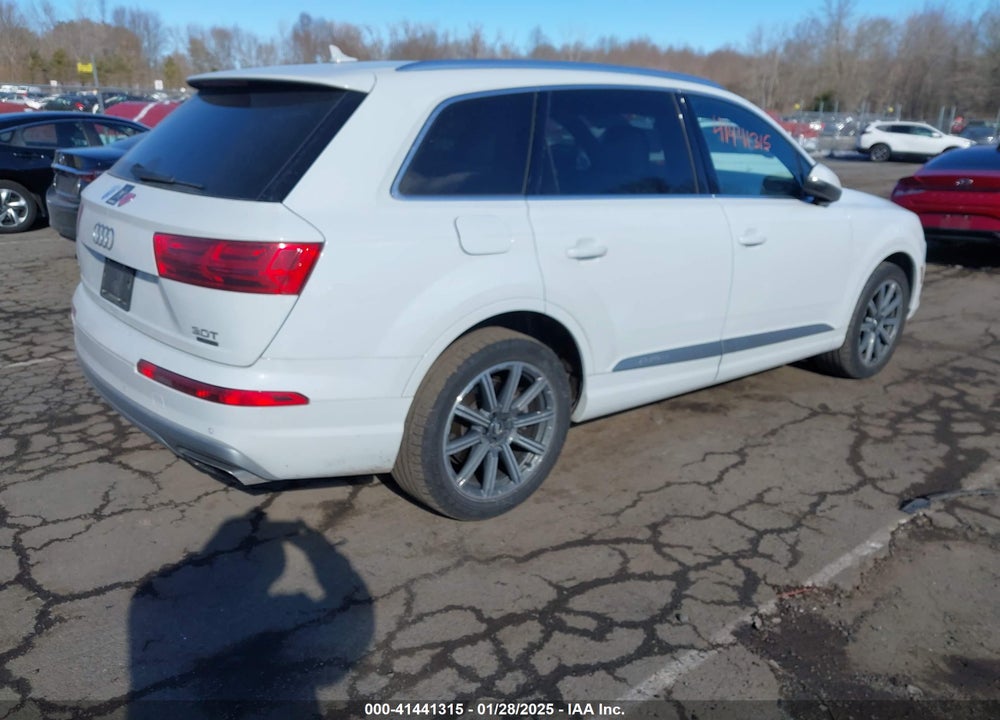 2018 AUDI Q7 3.0T PREMIUM VIN: WA1LAAF72JD005340
