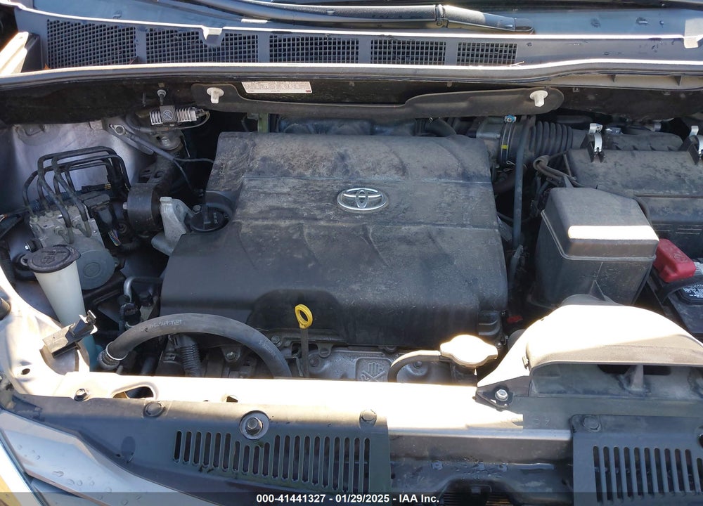 2014 TOYOTA SIENNA XLE V6 8 PASSENGER VIN: 5TDYK3DCXES419271