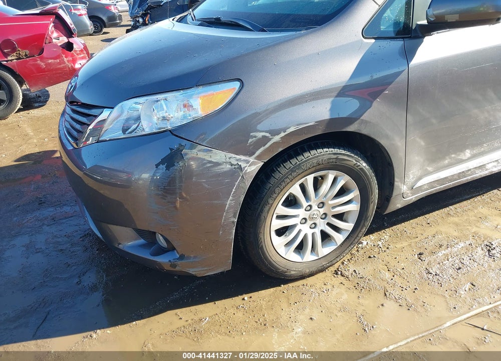 2014 TOYOTA SIENNA XLE V6 8 PASSENGER VIN: 5TDYK3DCXES419271