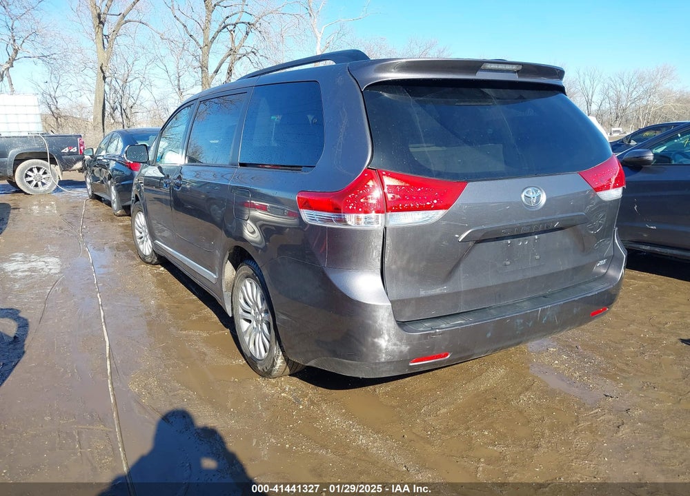 2014 TOYOTA SIENNA XLE V6 8 PASSENGER VIN: 5TDYK3DCXES419271