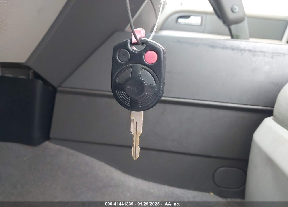 2010 FORD EXPEDITION XLT VIN: 1FMJU1F58AEB72682