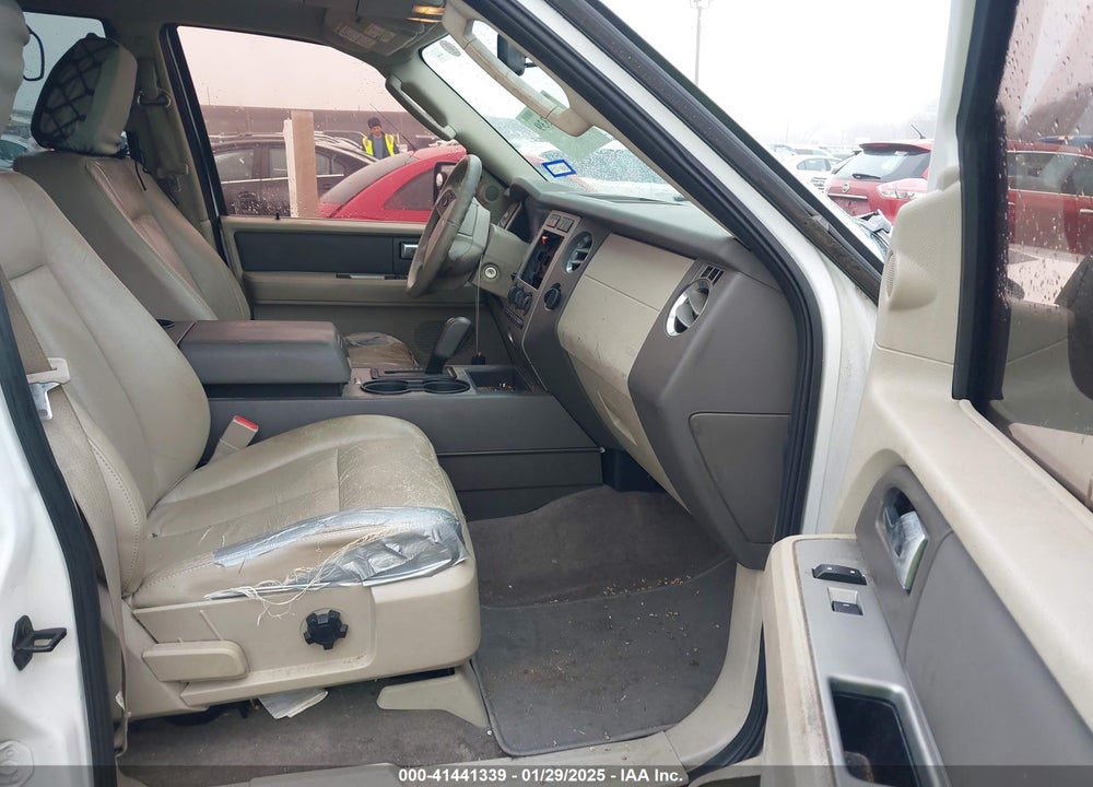 2010 FORD EXPEDITION XLT VIN: 1FMJU1F58AEB72682