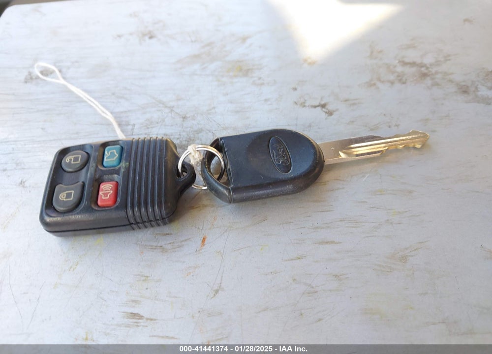 2008 FORD FOCUS SE/SES VIN: 1FAHP35N98W232163