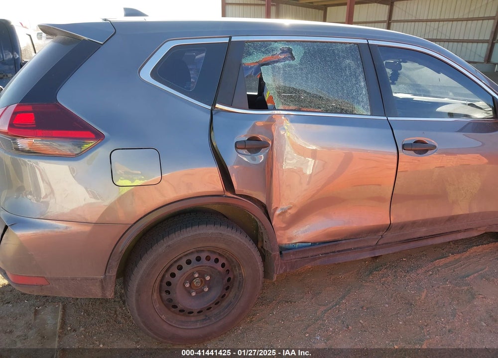 2018 NISSAN ROGUE S VIN: 5N1AT2MV8JC786526