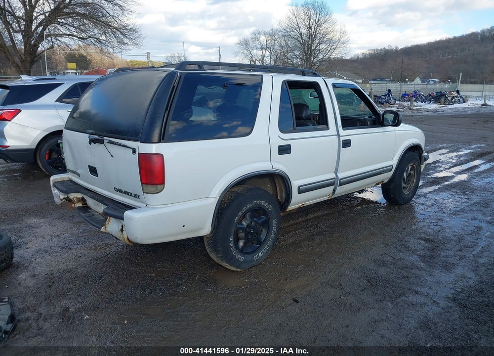 2001 CHEVROLET BLAZER LT VIN: 1GNDT13W012158849