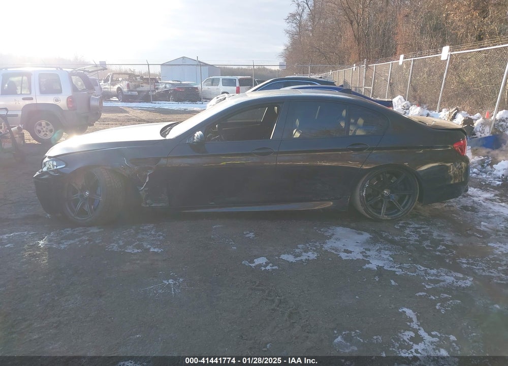 2014 BMW M5 VIN: WBSFV9C54ED097333