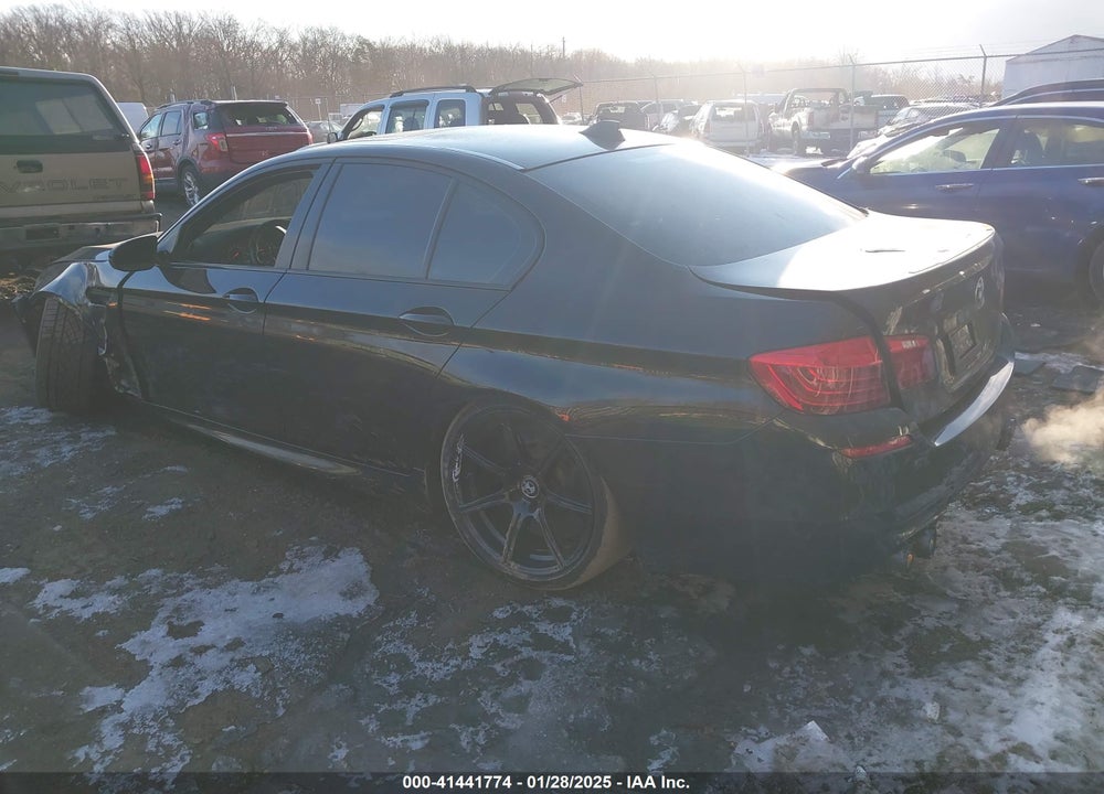 2014 BMW M5 VIN: WBSFV9C54ED097333
