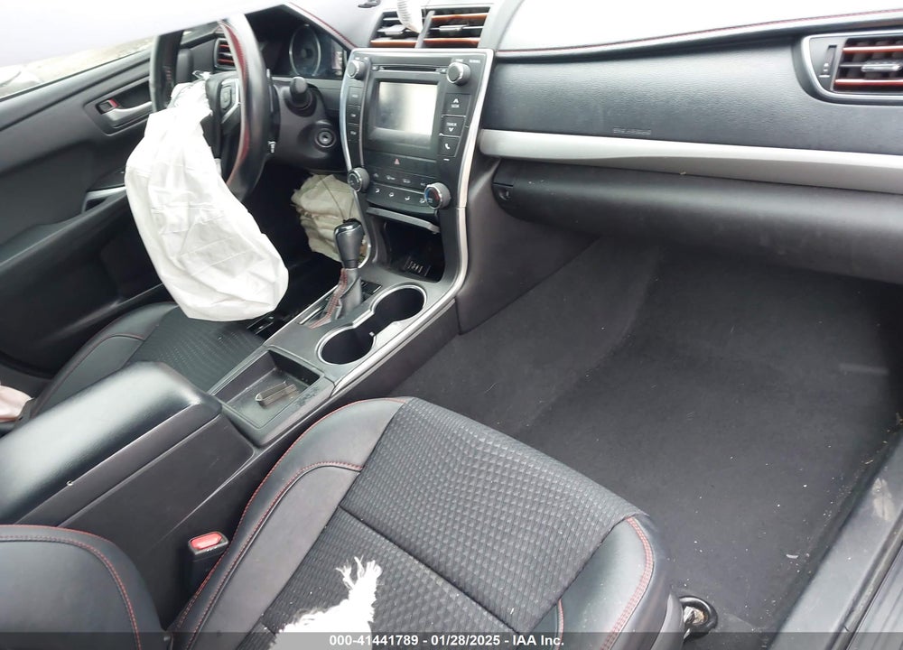 2015 TOYOTA CAMRY SE VIN: 4T1BF1FK1FU072201