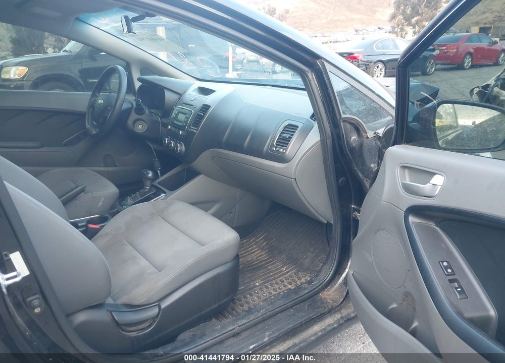 2017 KIA FORTE VIN: 3KPFK4A79HE090842