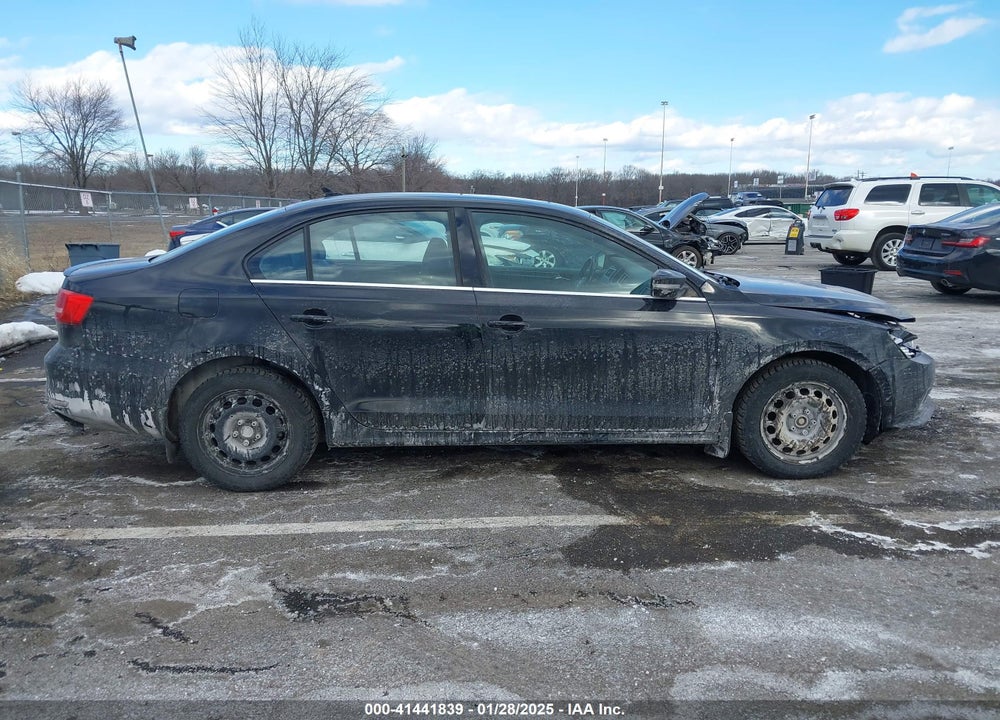 2015 VOLKSWAGEN JETTA VIN: 3VW3A7AJ5FM240819