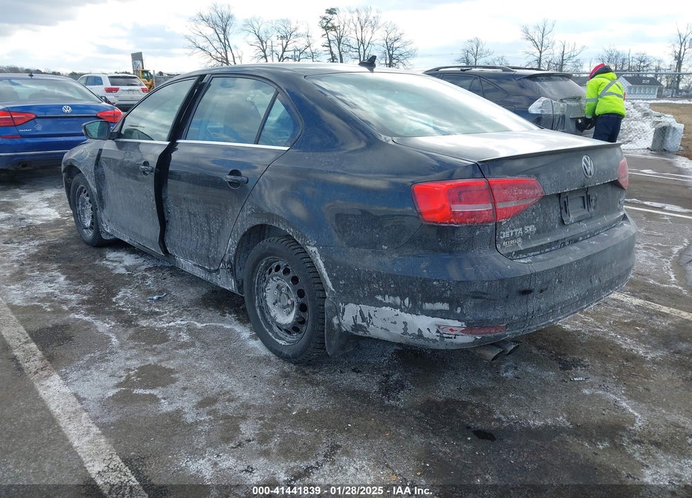 2015 VOLKSWAGEN JETTA VIN: 3VW3A7AJ5FM240819