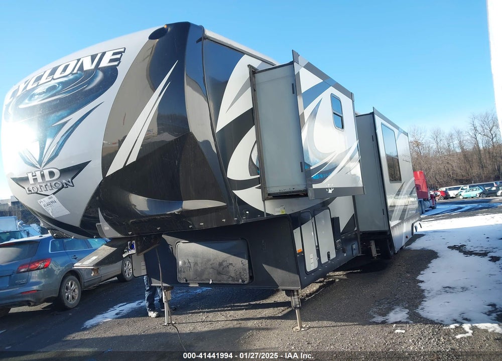 2018 CYCLONE 4005 VIN: 5SFCG4437JE359724