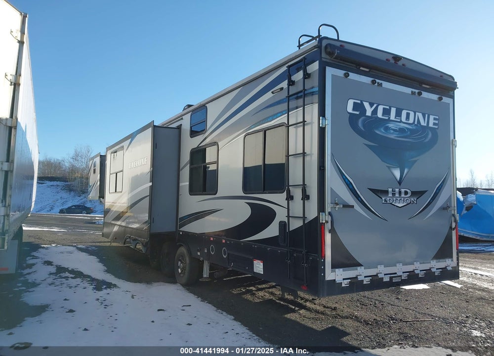 2018 CYCLONE 4005 VIN: 5SFCG4437JE359724