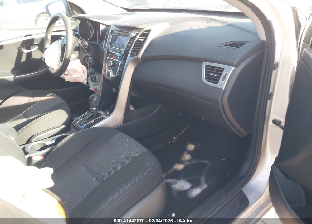 2013 HYUNDAI ELANTRA GT VIN: KMHD35LEXDU139821