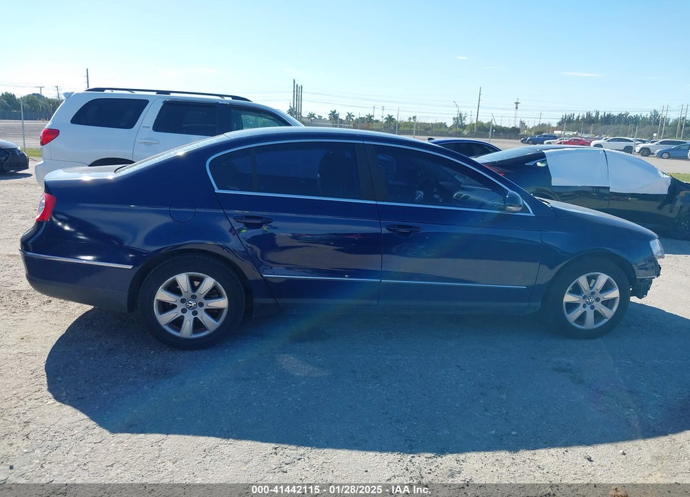 2008 VOLKSWAGEN PASSAT VIN: WVWJK73CX8P090063