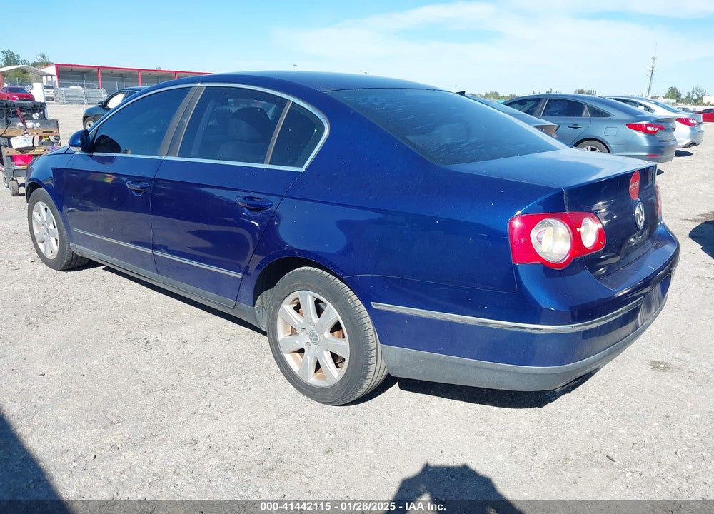 2008 VOLKSWAGEN PASSAT VIN: WVWJK73CX8P090063