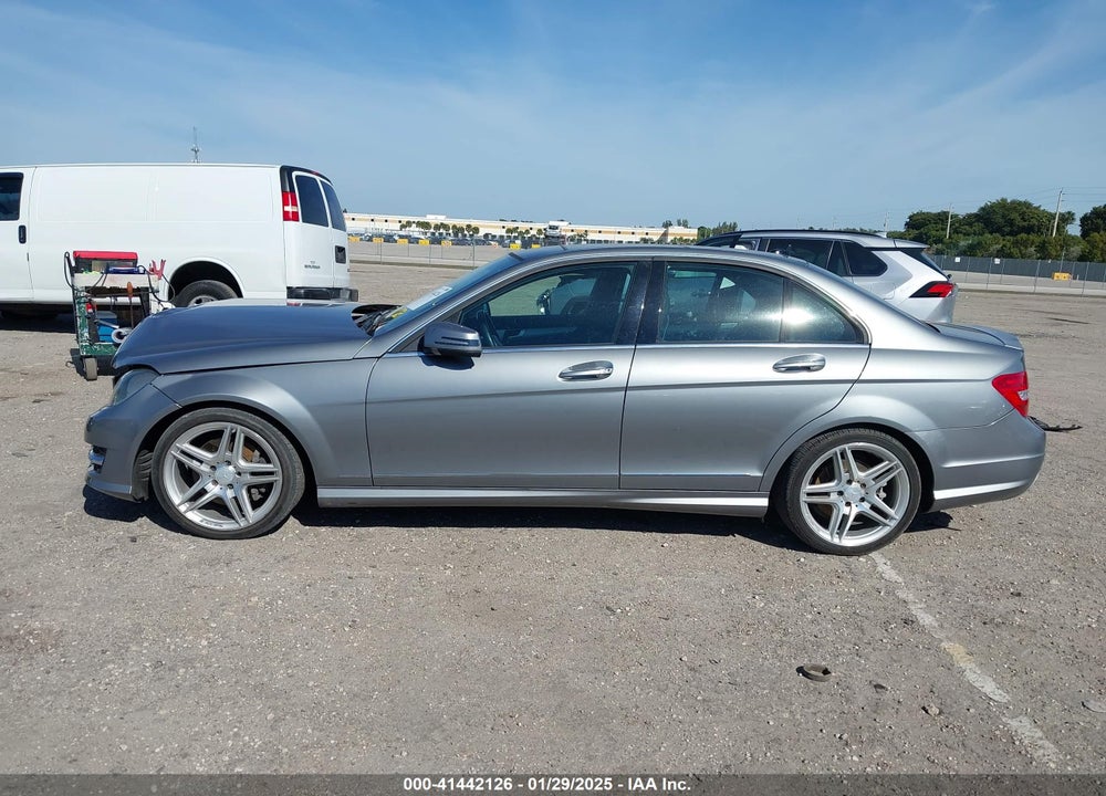 2014 MERCEDES-BENZ C 300 VIN: WDDGF8AB0EG242710