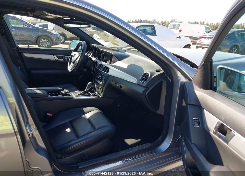 2014 MERCEDES-BENZ C 300 VIN: WDDGF8AB0EG242710