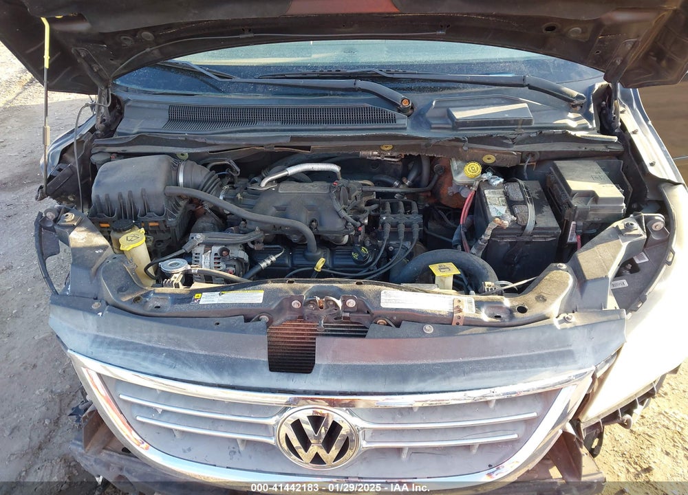 2010 VOLKSWAGEN ROUTAN SE VIN: 2V4RW3D10AR323312