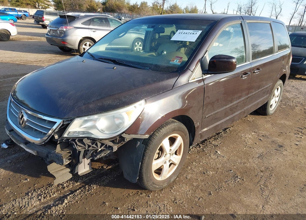 2010 VOLKSWAGEN ROUTAN SE VIN: 2V4RW3D10AR323312