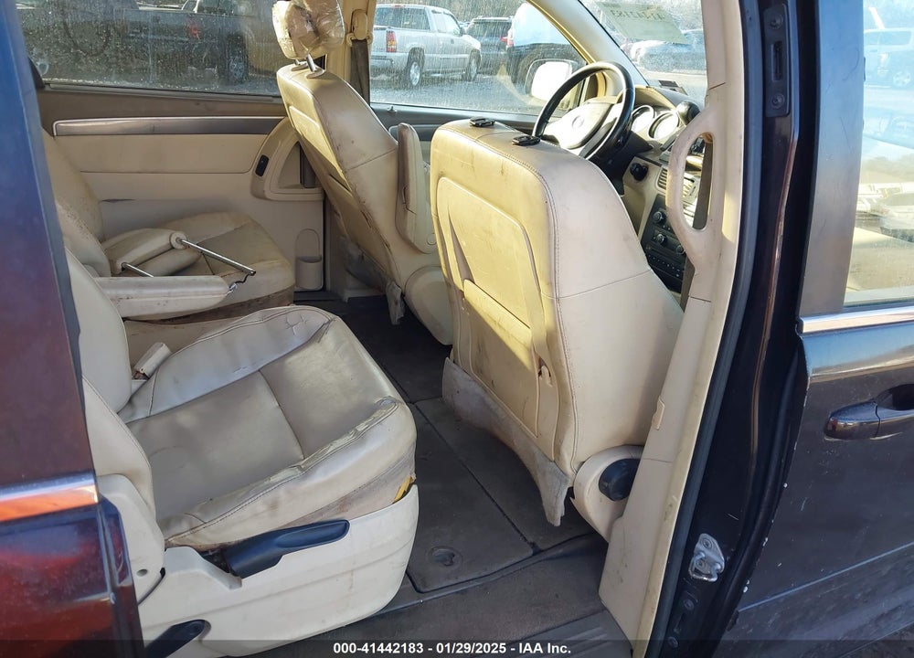 2010 VOLKSWAGEN ROUTAN SE VIN: 2V4RW3D10AR323312