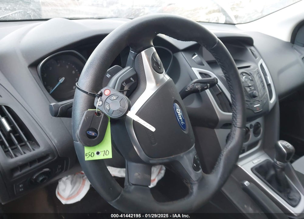 2014 FORD FOCUS VIN: 1FADP3K25EL195070