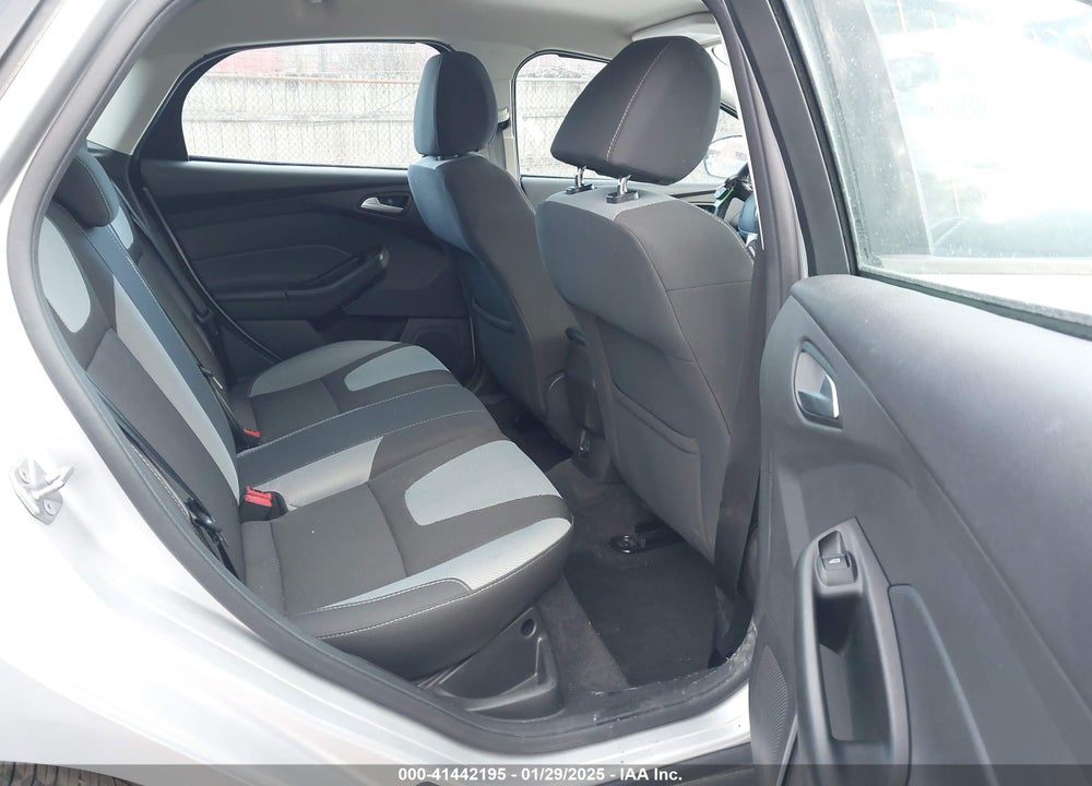 2014 FORD FOCUS VIN: 1FADP3K25EL195070