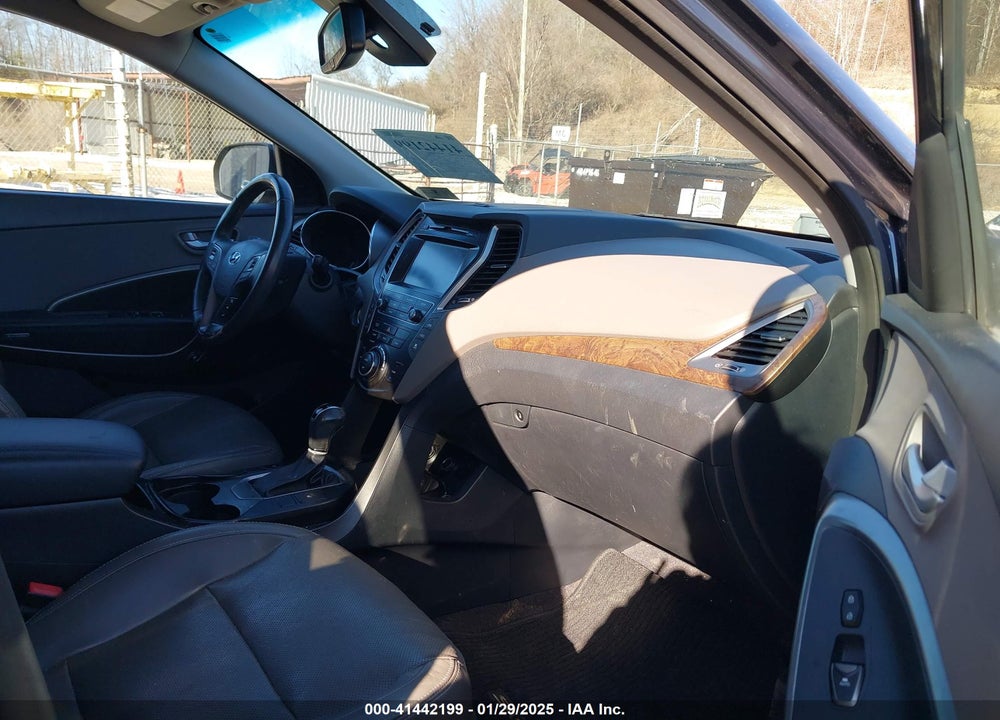 2017 HYUNDAI SANTA FE LIMITED VIN: KM8SNDHF7HU250586