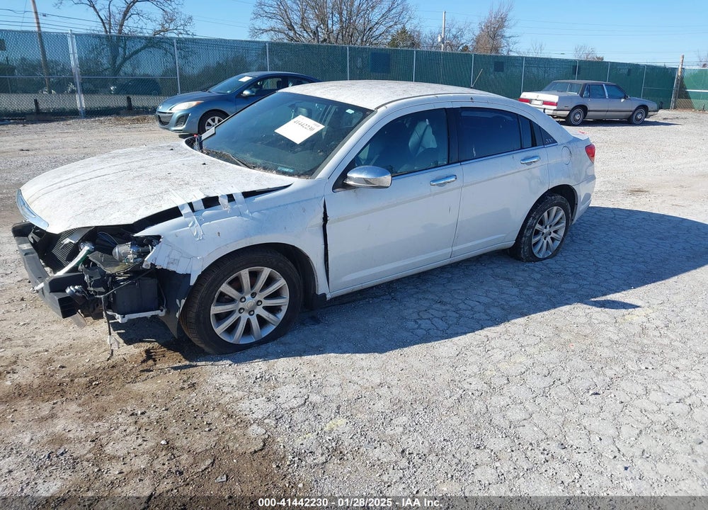 2014 CHRYSLER 200 VIN: 1C3CCBCG5EN125552