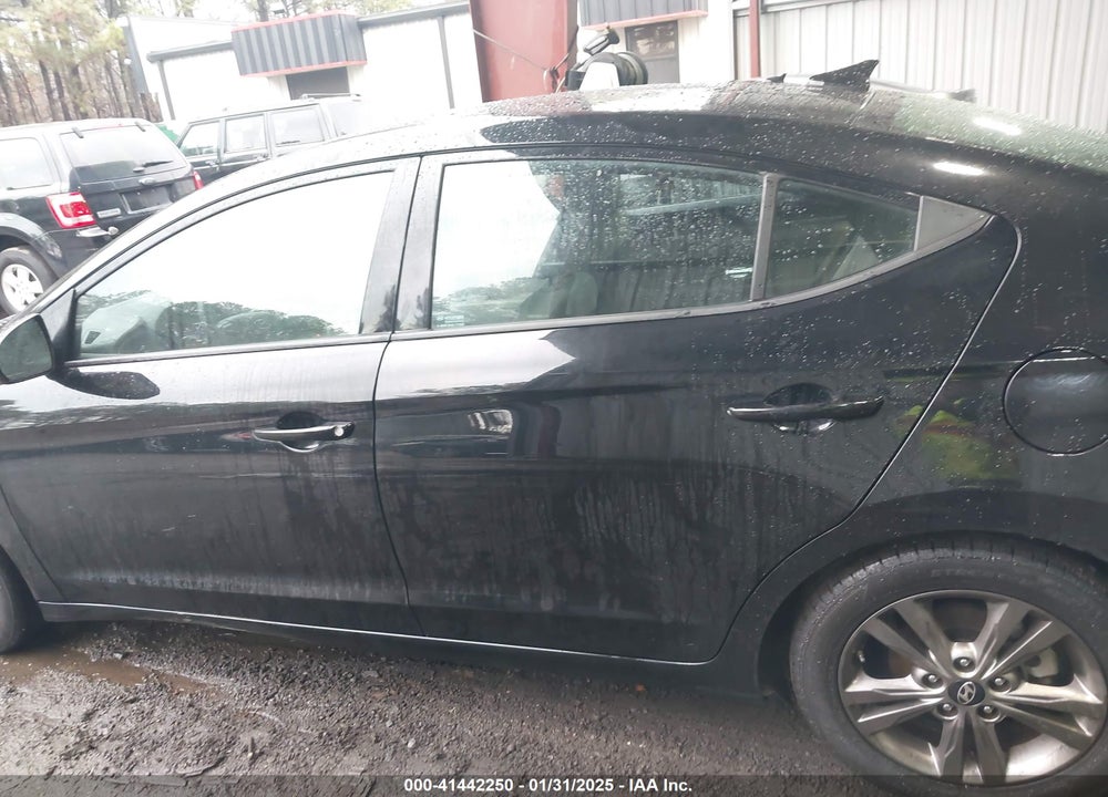 2018 HYUNDAI ELANTRA VIN: 5NPD84LF5JH310151